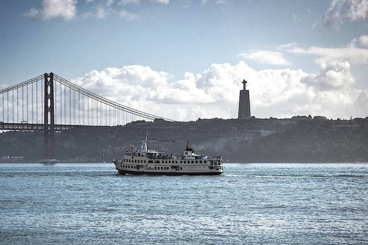 Easy Walks in Lisbon: Best Flat Paths & Scenic Routes for 2026